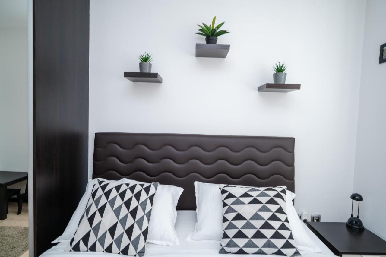 Bright 1Bdr Apartment In The City Center 사라예보 외부 사진